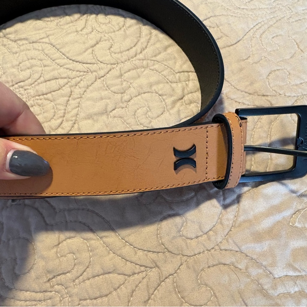 Hurley Tan and Black Men's Belt